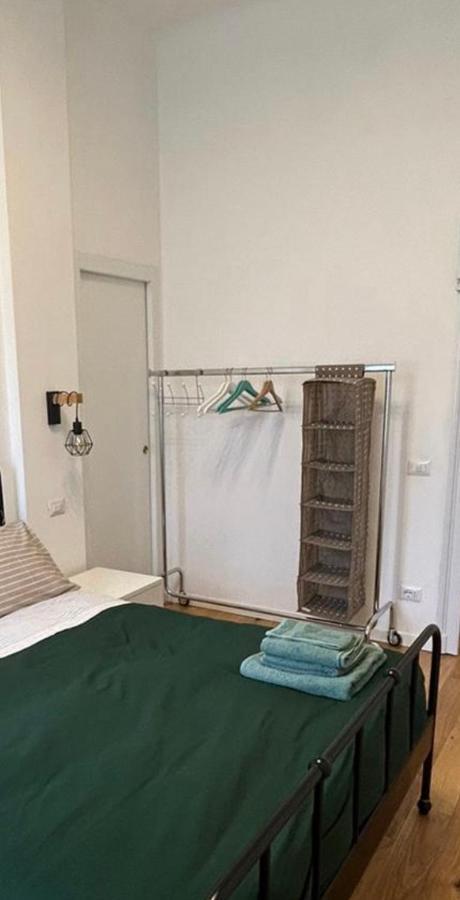 Gam Gam Isola Room Rent Milano Eksteriør billede